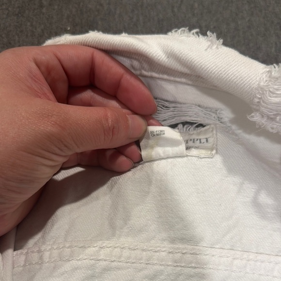 Ralph Lauren- Women's White Distressed Denim Jacket - Picture 3 of 4